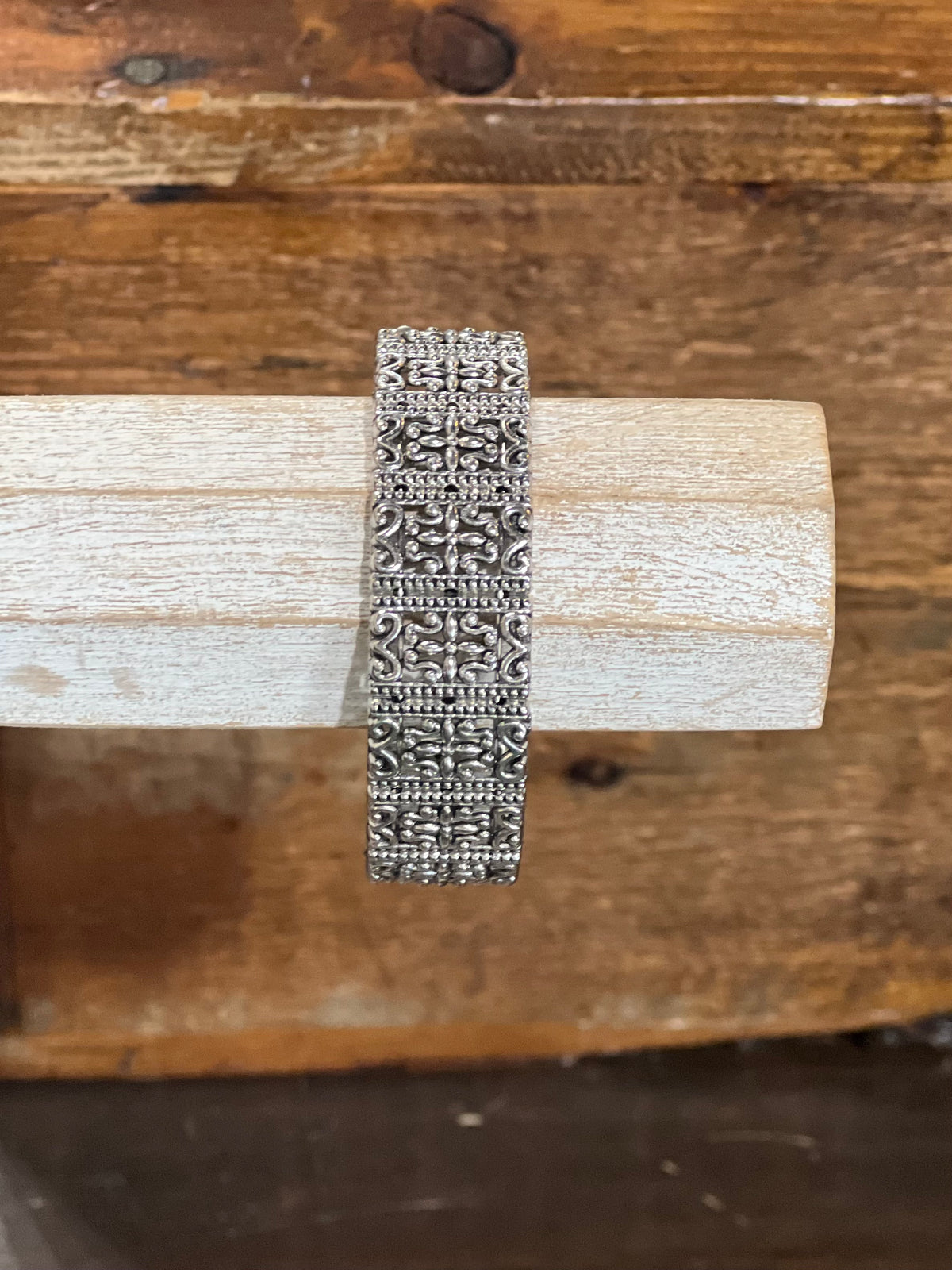 Vintage-Inspired Ornate Scroll Panel Statement Bracelet
