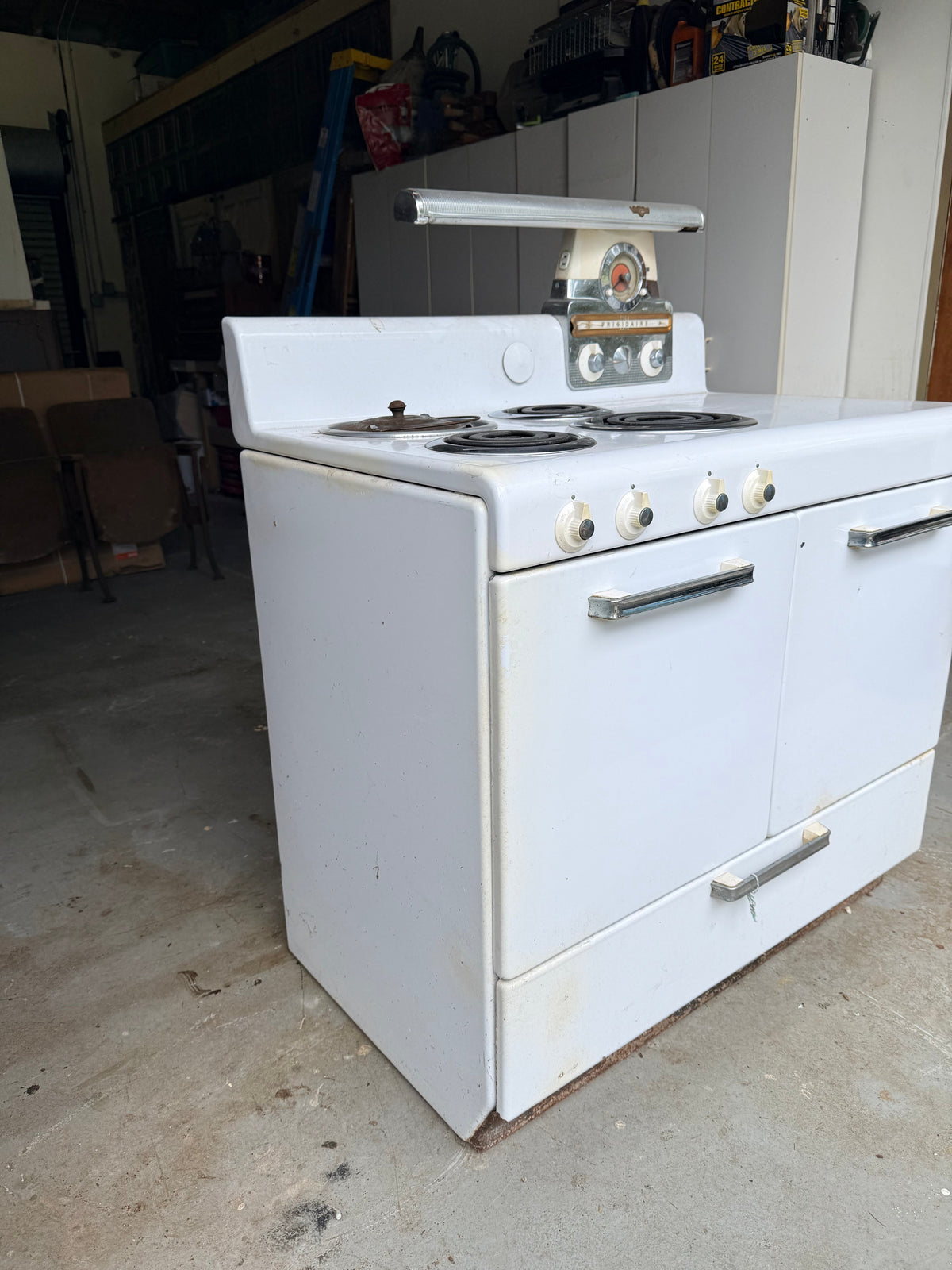 1950s Frigidaire RM-45 Vintage Electric Range — Original GM Clock & Light Frigidaire