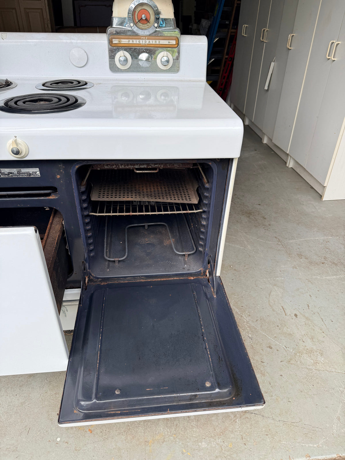 1950s Frigidaire RM-45 Vintage Electric Range — Original GM Clock & Light Frigidaire