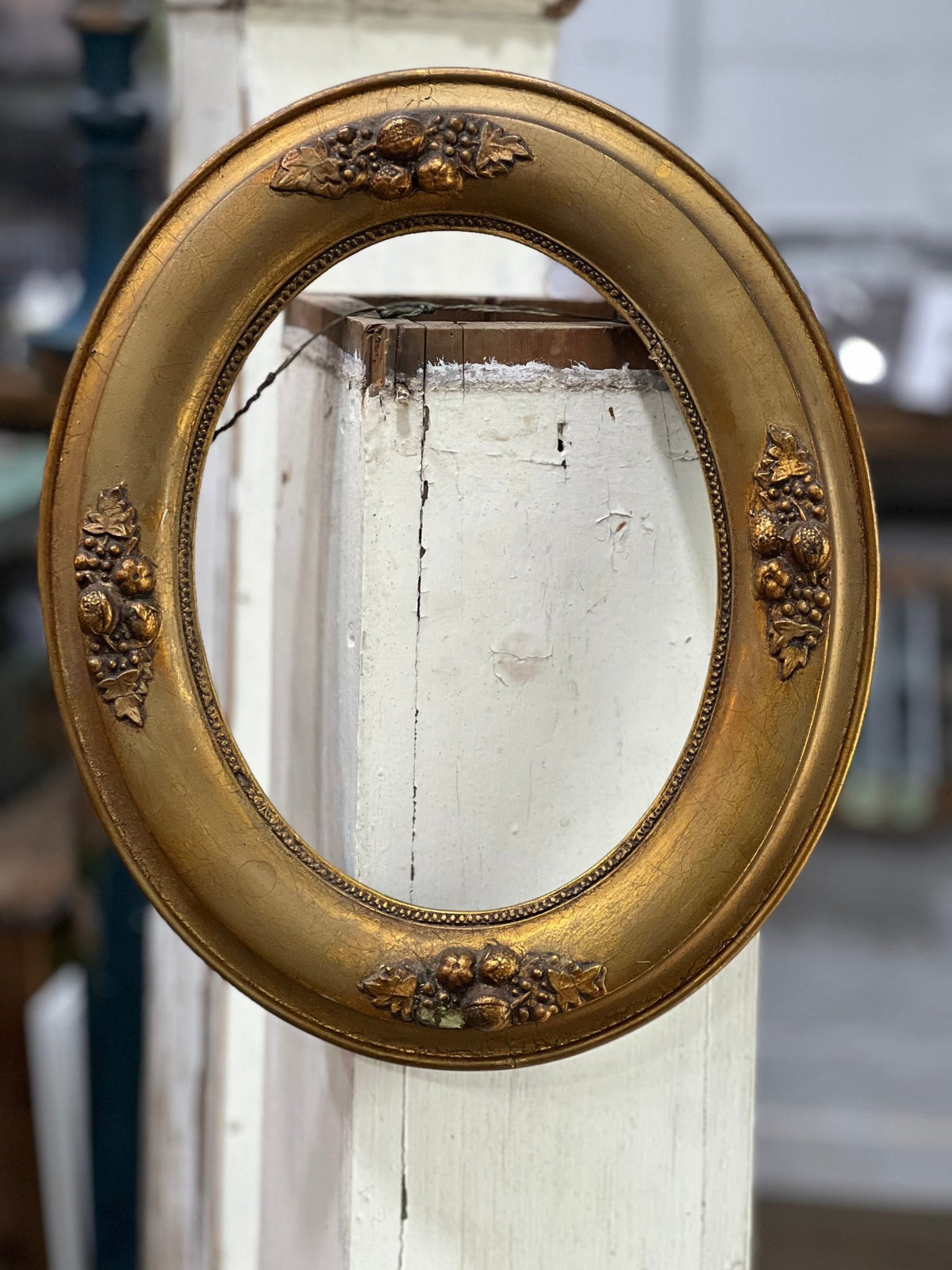 Antique Gold Gilt Oval Picture Frame – Victorian Fruit & Foliage Gesso Detailing