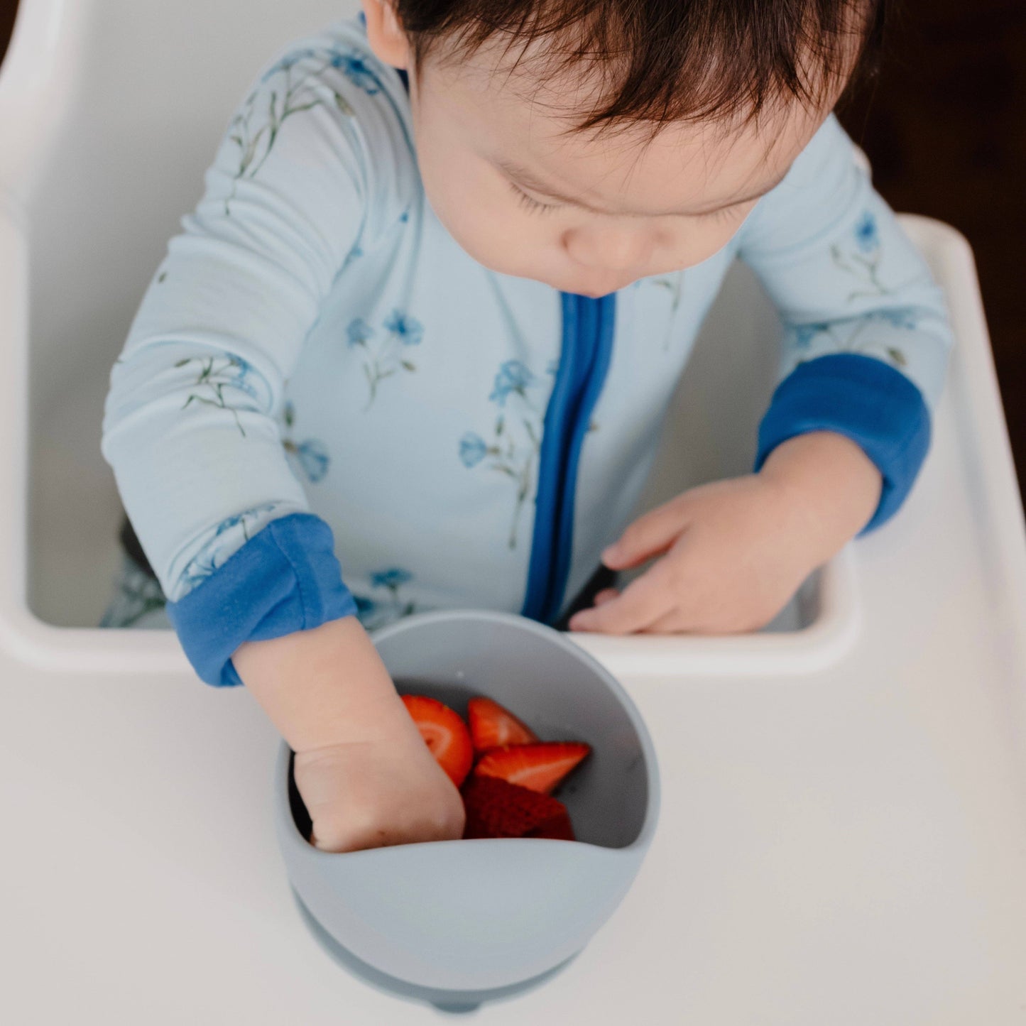 Easy Scoop Suction Bowl: Powder Blue