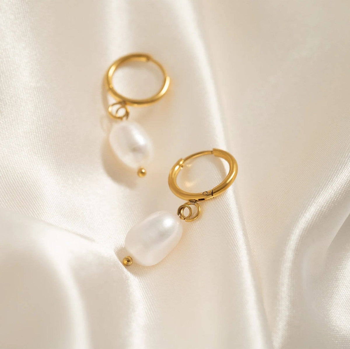 18K Gold PVD Freshwater Pearl Huggie Hoop Earrings: Gold WJW