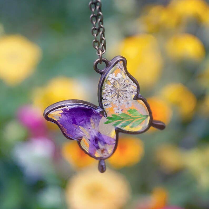 Botanical Butterfly Necklace, Real Pressed Flowers, Butterfly Shaped Pendant, Purple Flower, Lace Flower, Flowers in Resin