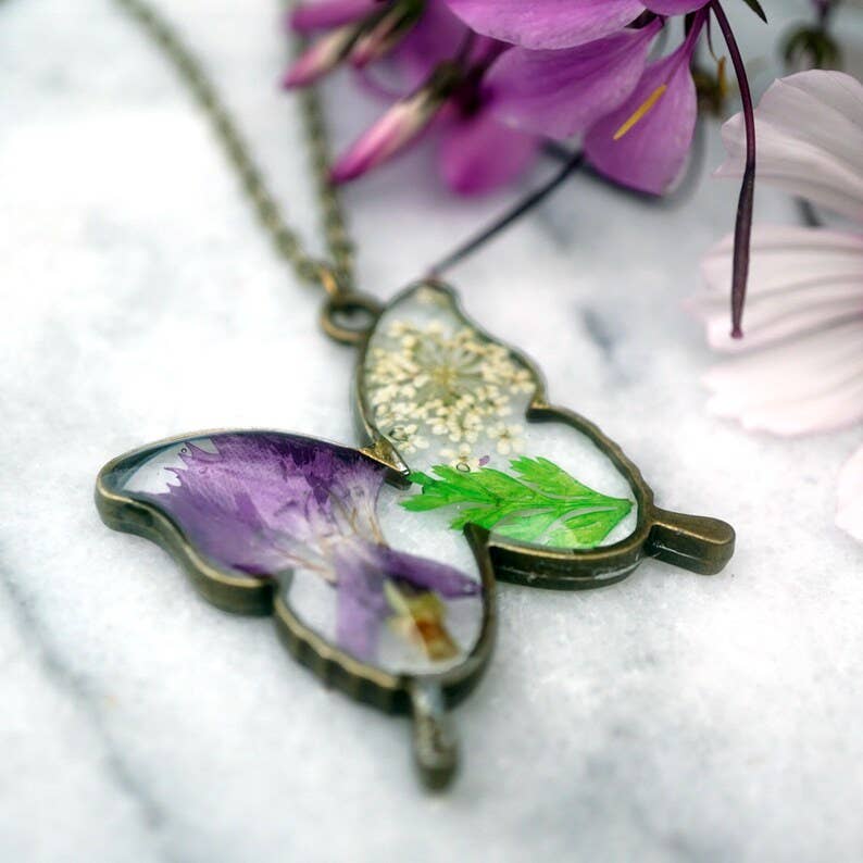 Botanical Butterfly Necklace, Real Pressed Flowers, Butterfly Shaped Pendant, Purple Flower, Lace Flower, Flowers in Resin
