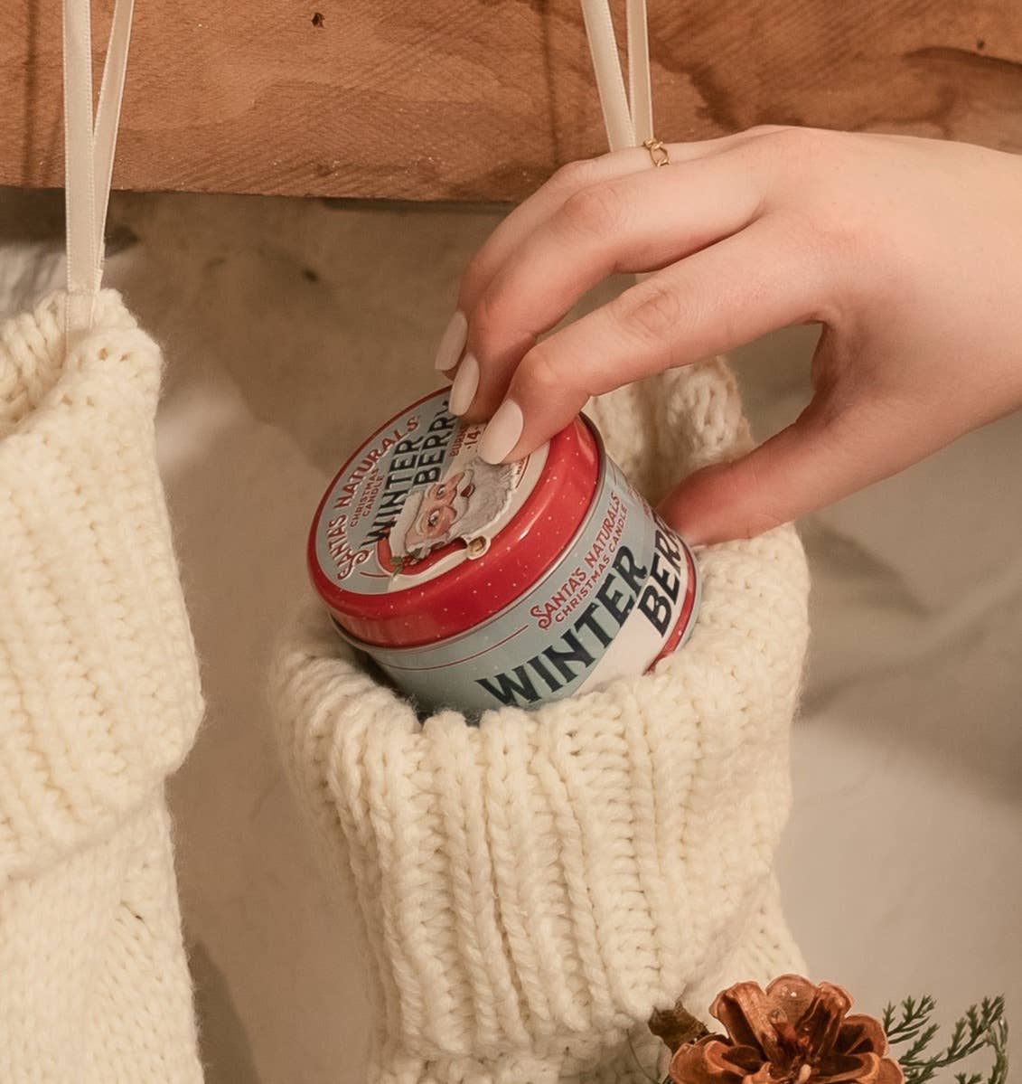 Christmas Candle in Winter Berry 3.5oz Mini