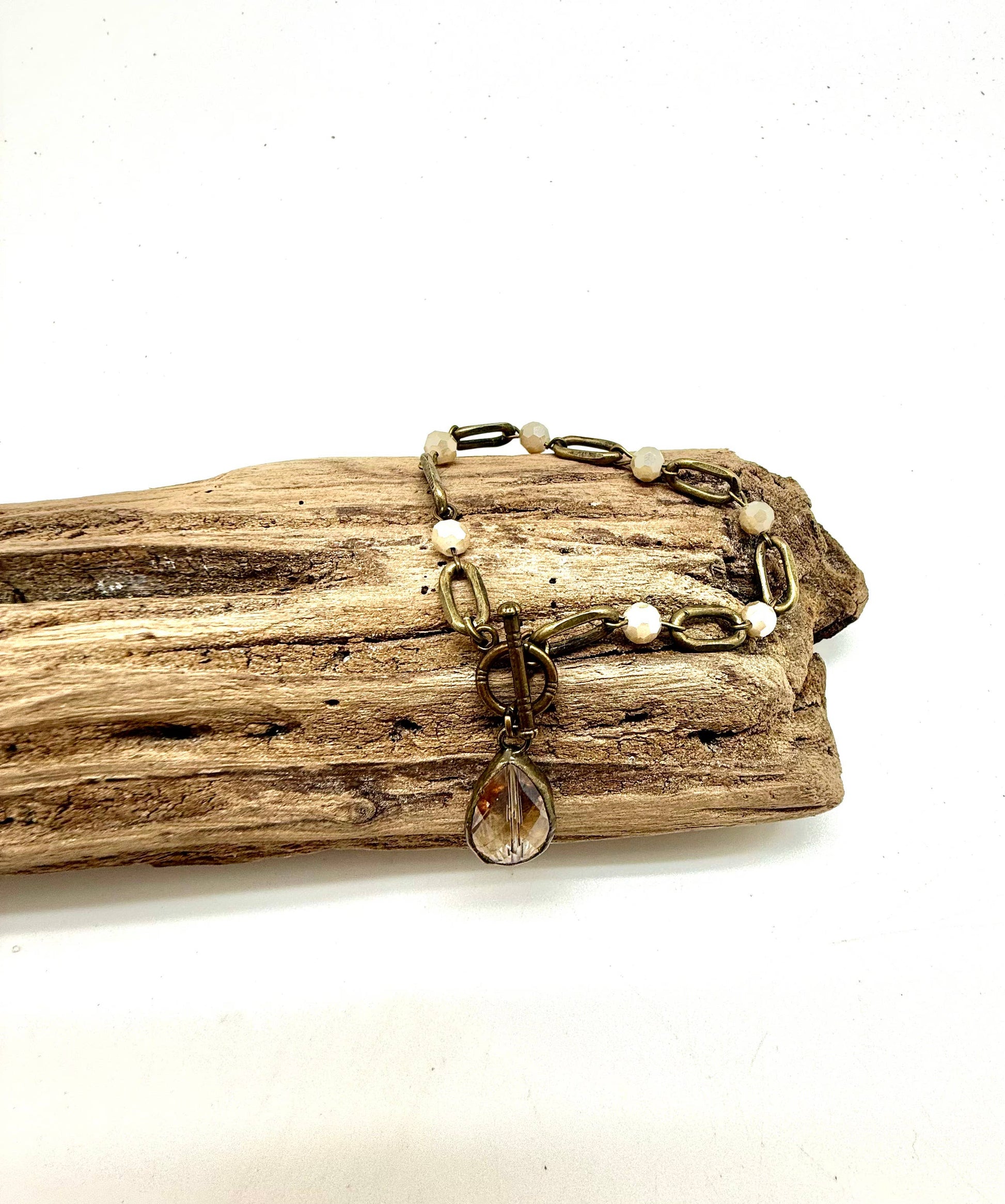 Bracelet Vintage Chain Cream(6mm)Glass w/Teardrop w/Toggle