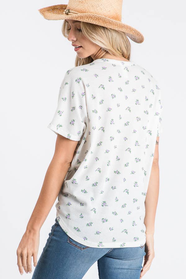 Casual Floral Button-Down Women's Top: Ivory/Lavender