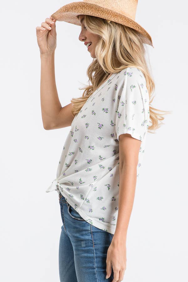 Casual Floral Button-Down Women's Top: Ivory/Lavender