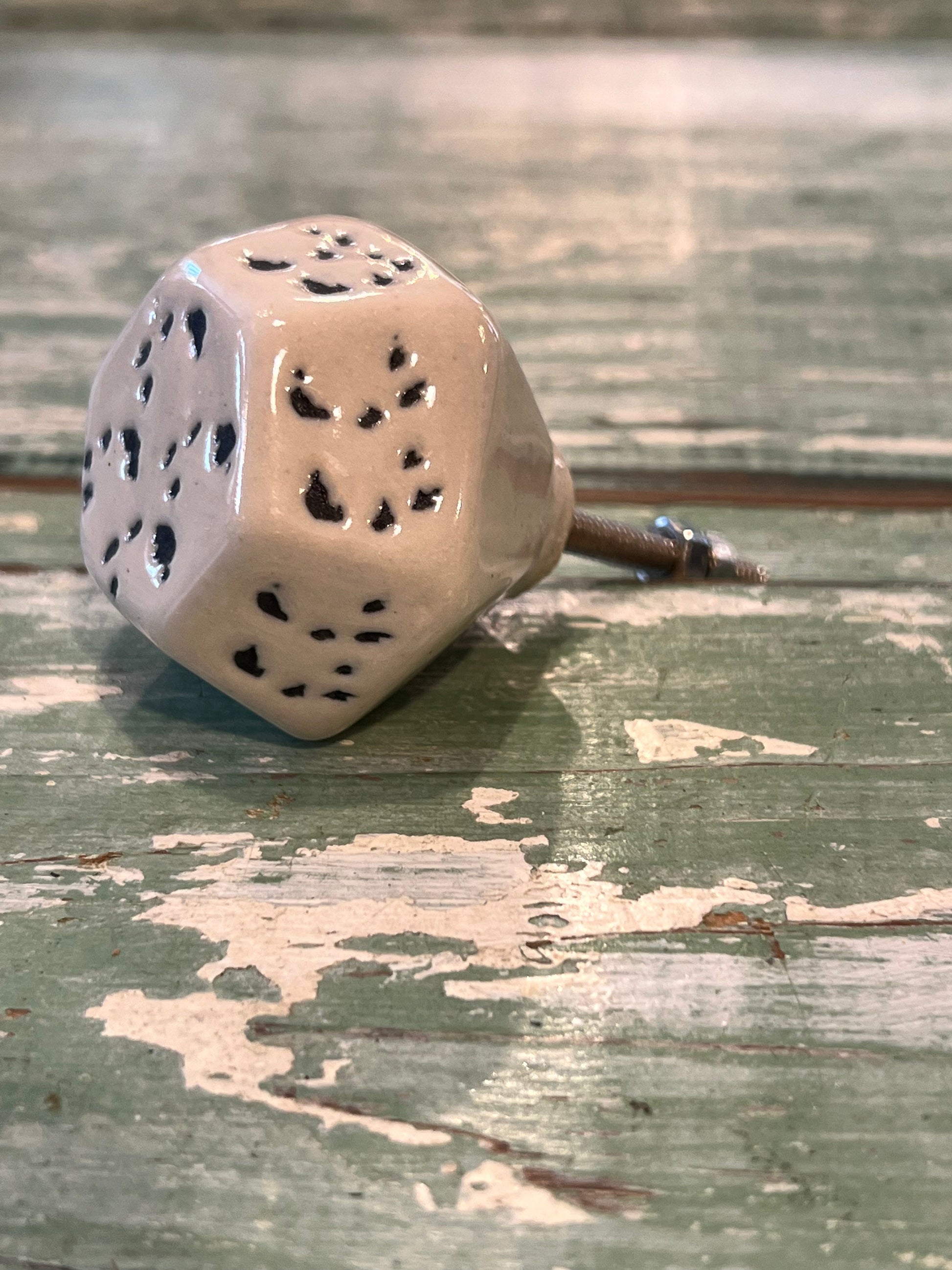 Ceramic knob ivory with black detail
