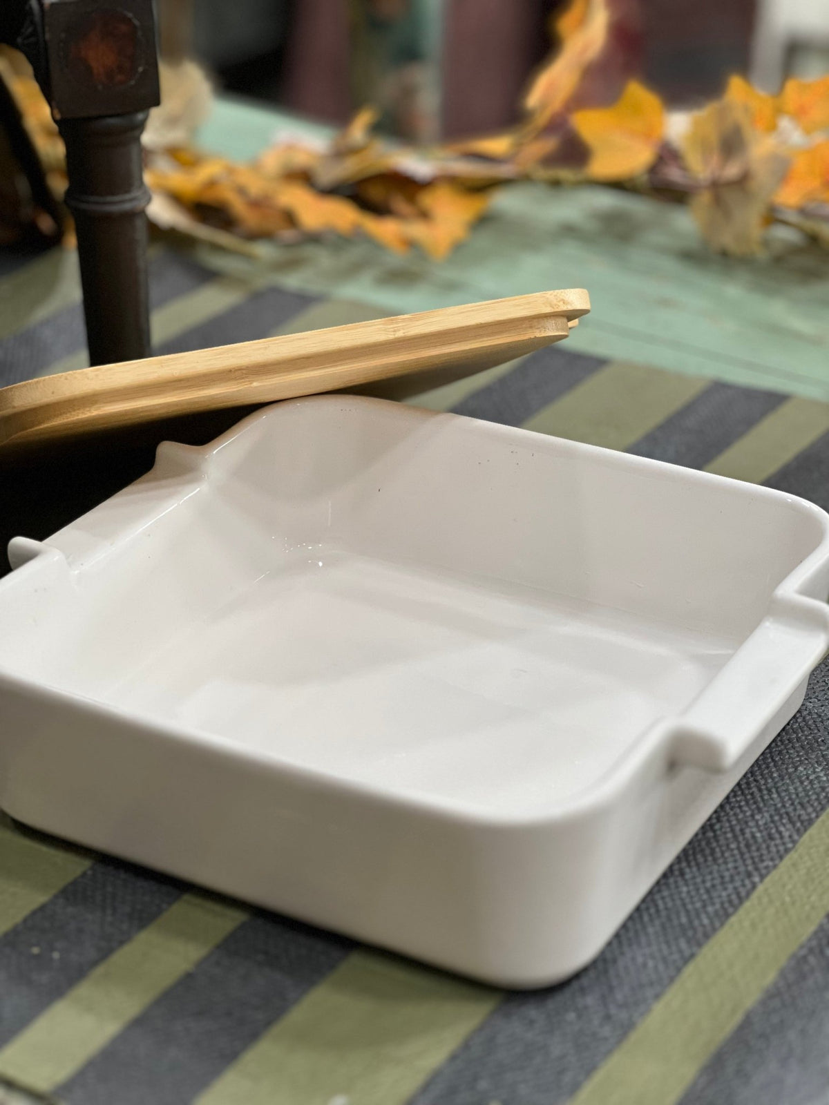 Crofton Square Stoneware Baking Dish with Form-Fitting Bamboo Lid (10" x 9.5")Casserole Dish