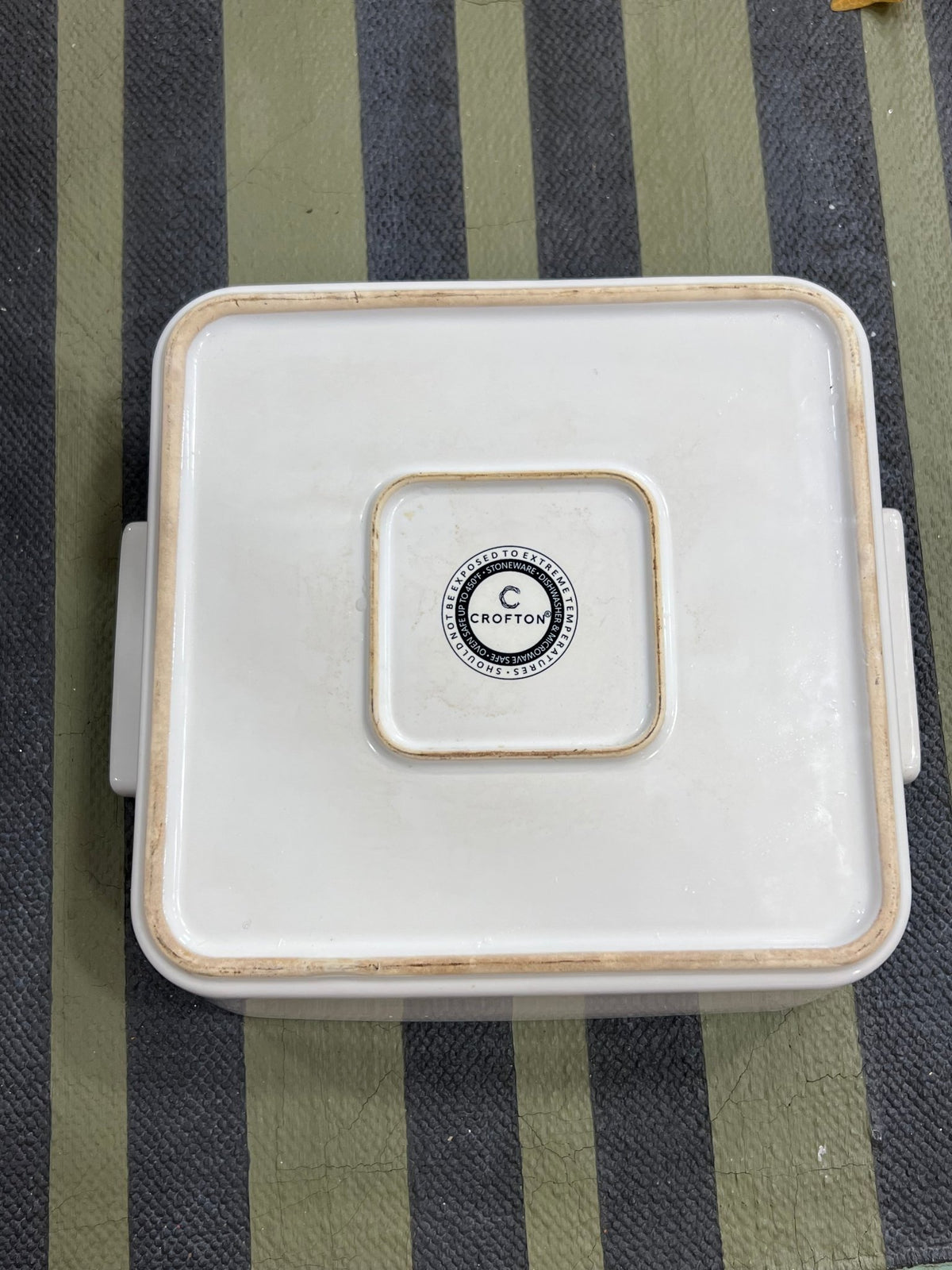 Crofton Square Stoneware Baking Dish with Form-Fitting Bamboo Lid (10" x 9.5")Casserole Dish