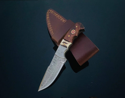 DAMASCUS STEEL FIXED BLADE KNIFE WITH WALNUT & STAG HORN HANDLE