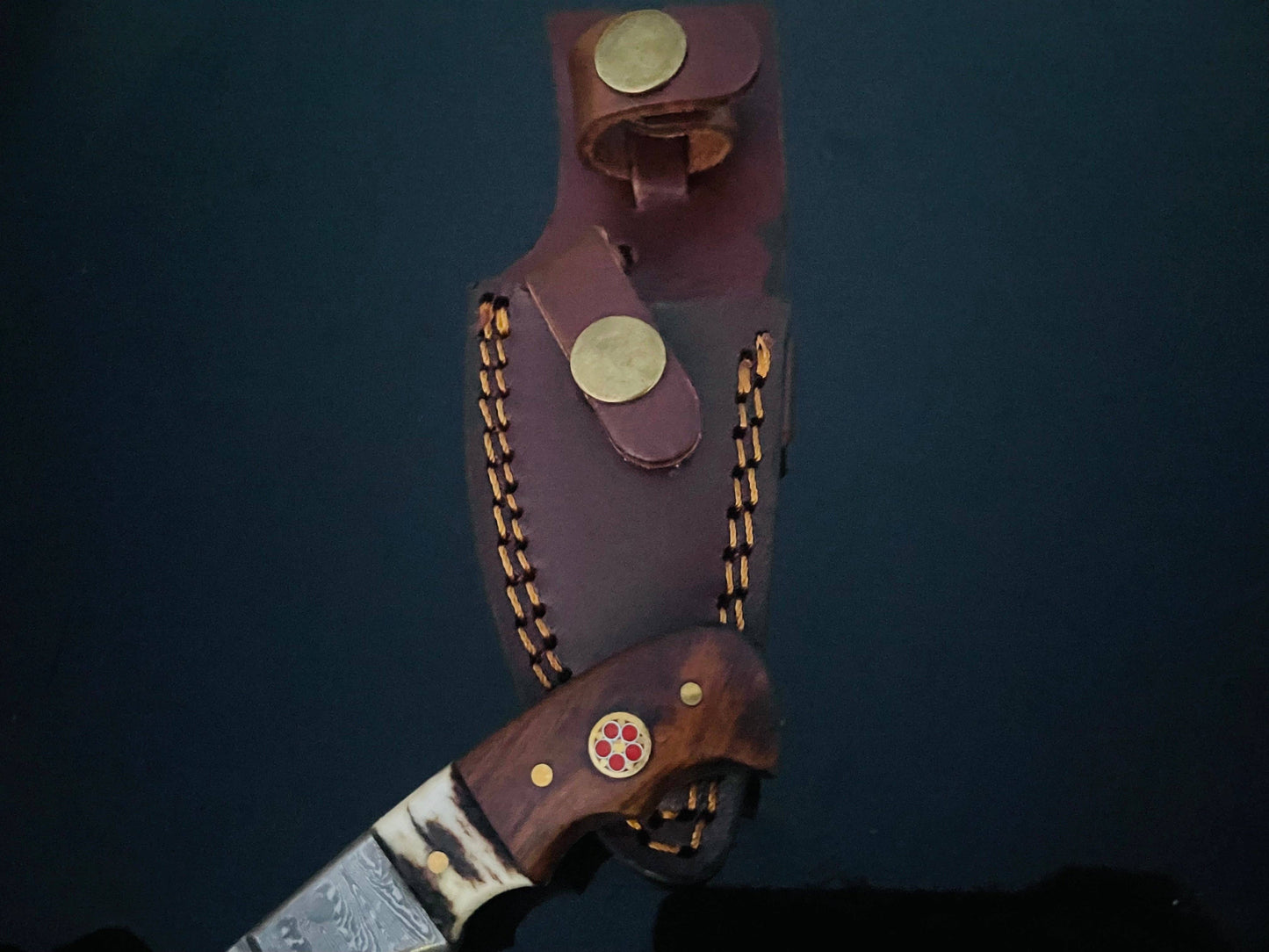 DAMASCUS STEEL FIXED BLADE KNIFE WITH WALNUT & STAG HORN HANDLE