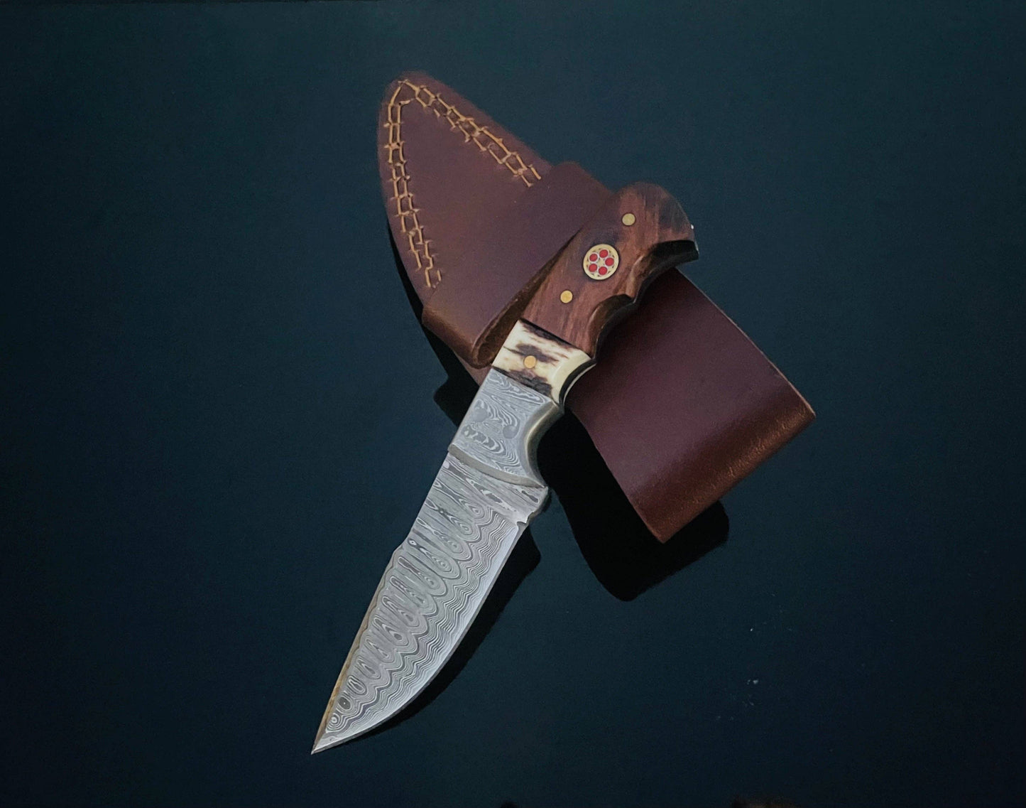 DAMASCUS STEEL FIXED BLADE KNIFE WITH WALNUT & STAG HORN HANDLE