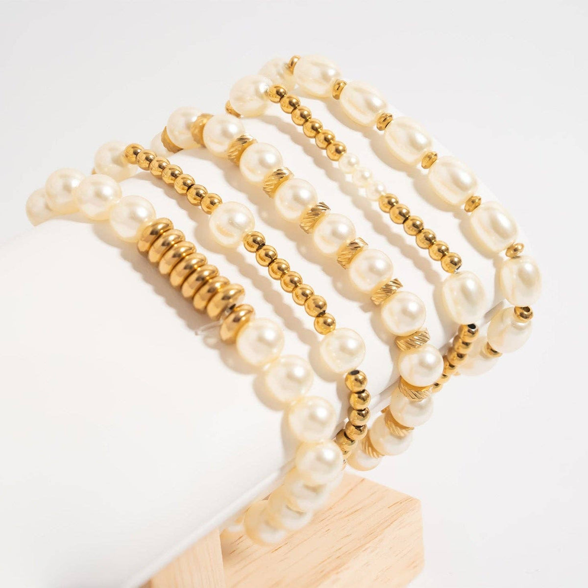 18K Gold PVD 8mm Kiska Glass Pearl Stretch Bracelet: Gold WJW