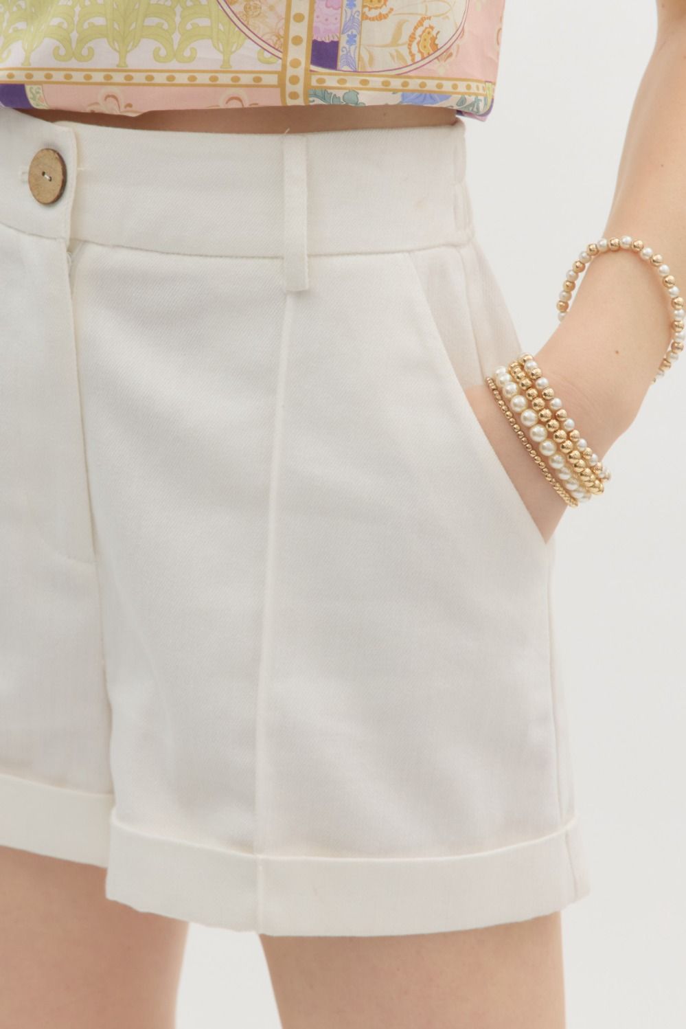 White High Waist Pleated Shorts L