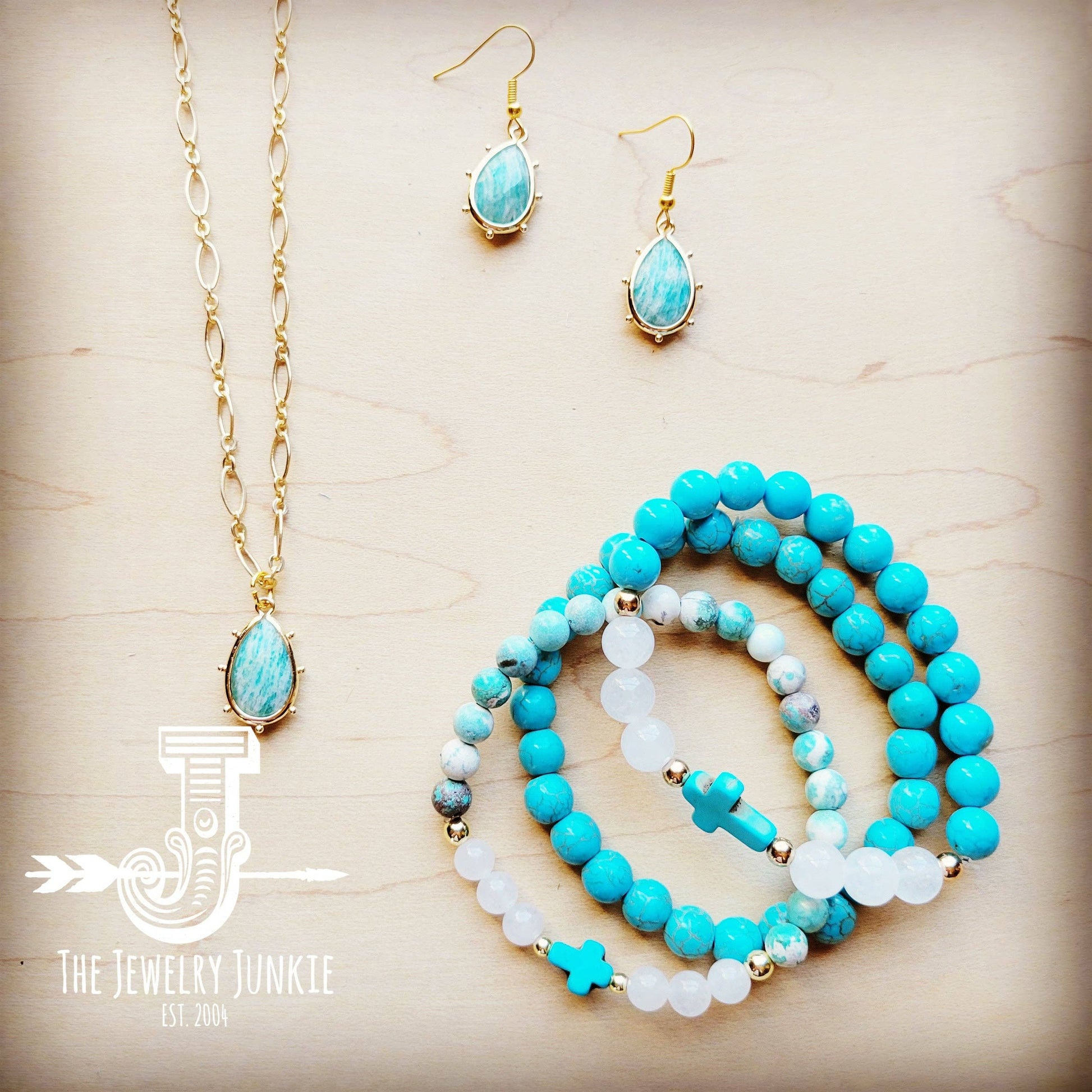 Natural Jade and Howlite Beaded Stretch Breacelet 806w: Multi