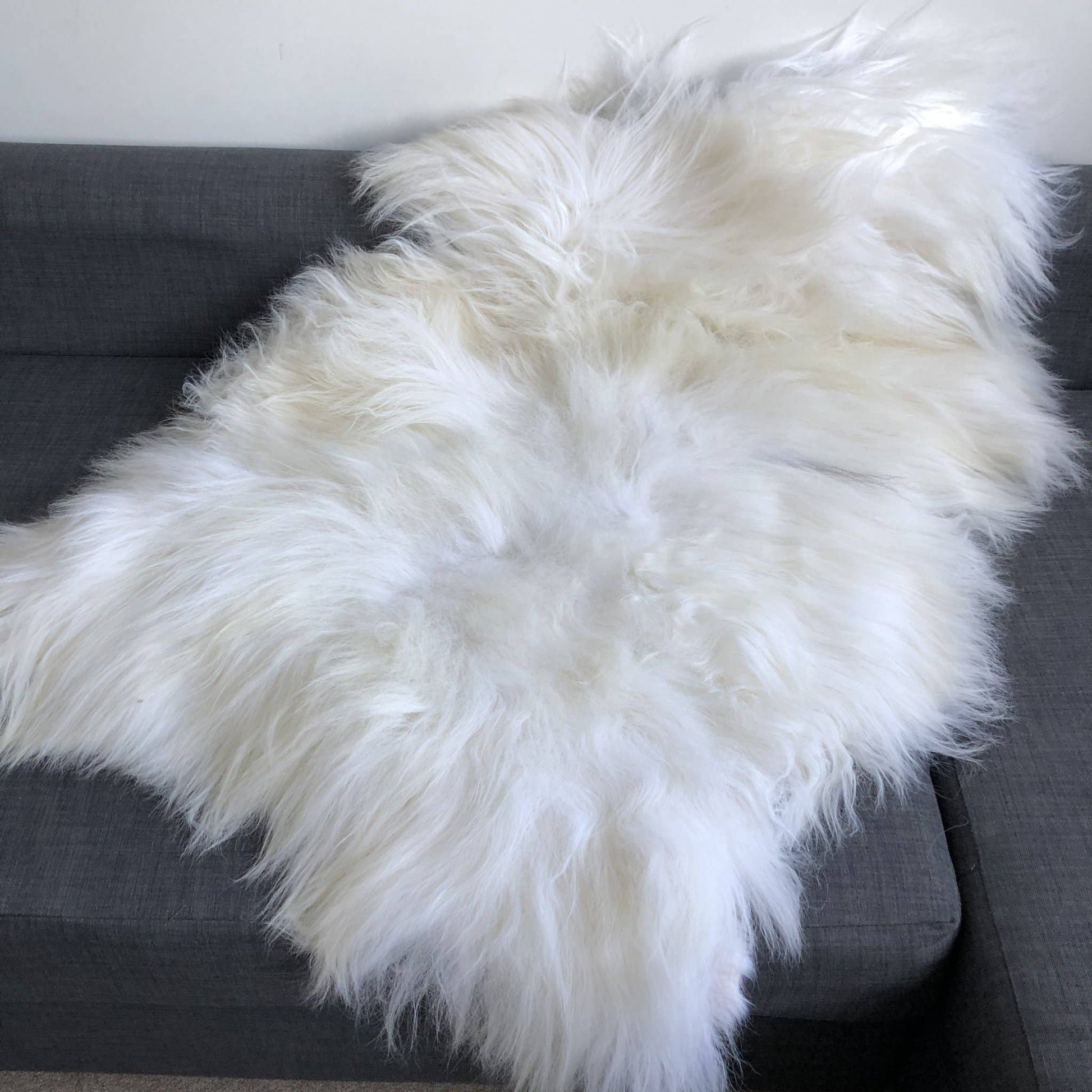 Icelandic White Long Fur Sheepskin Rug 100% Natural Sheep: XL