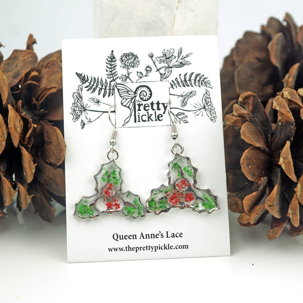 Festive Holly Earrings: Yellow Gold