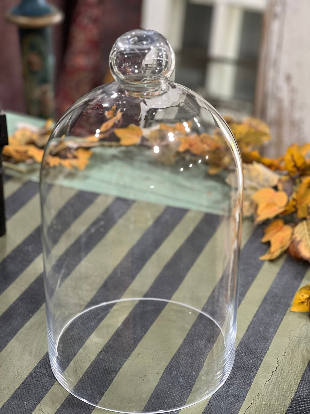 Grand Elegant Glass Display Cloche & Pedestal Pastry Stand (21"H x 10"D)cake stand