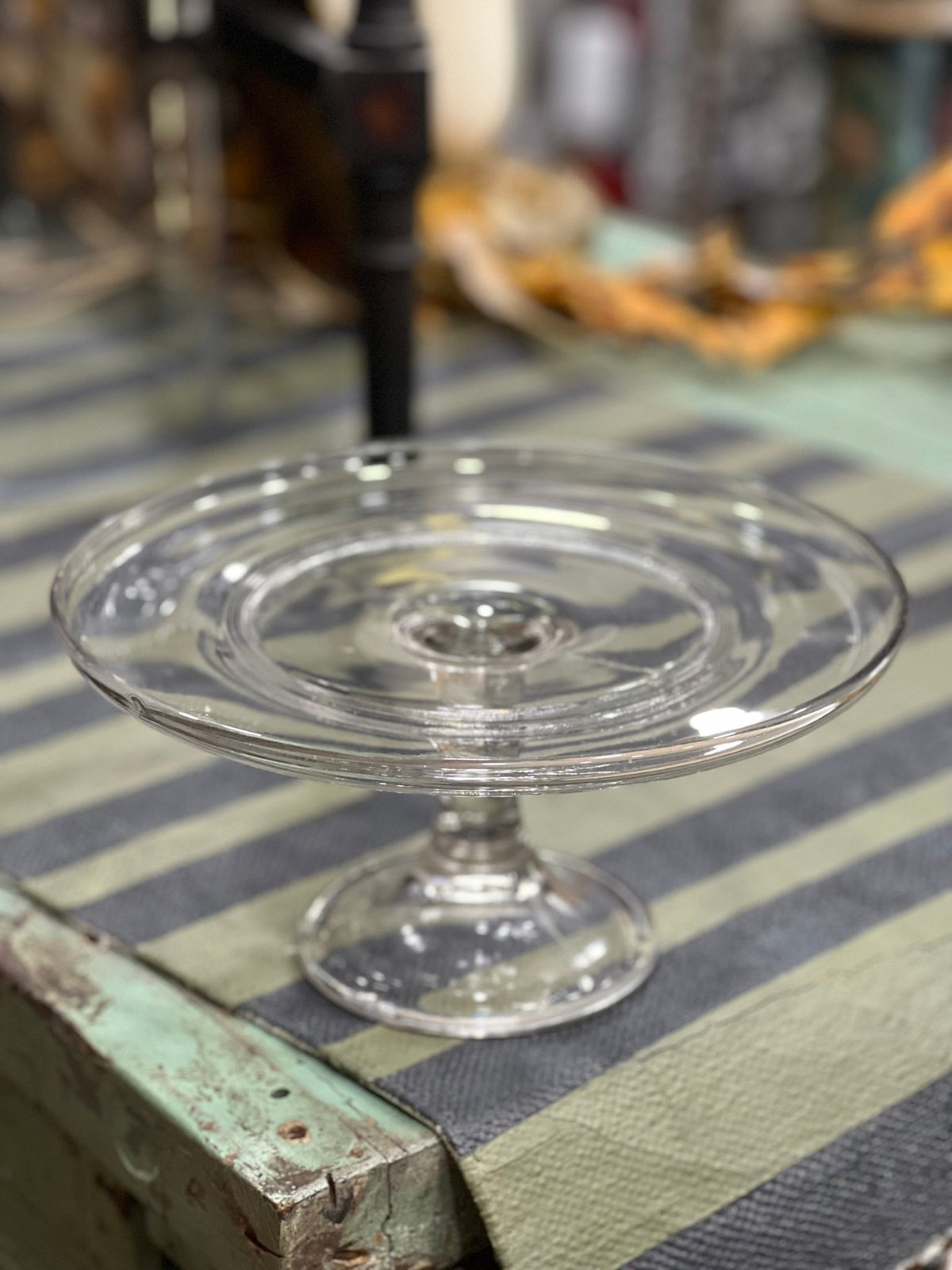 Grand Elegant Glass Display Cloche & Pedestal Pastry Stand (21"H x 10"D)cake stand