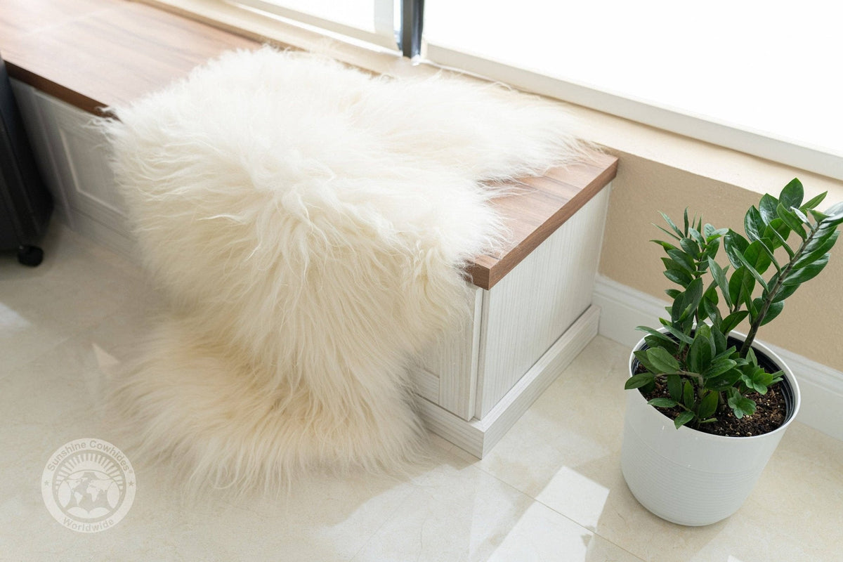 Icelandic Sheepskin - Natural White: Iceland / 2 X 4' - The Mustard Seed Collection, The Seed