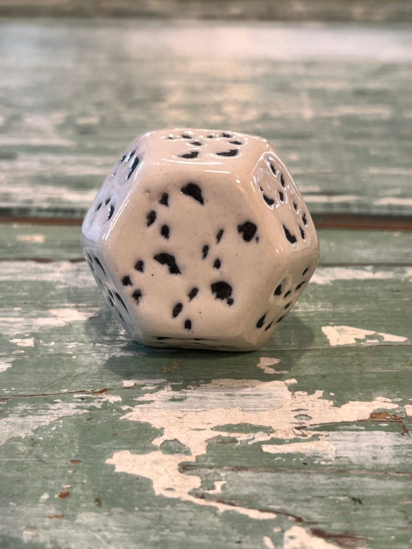Ceramic knob ivory with black detail