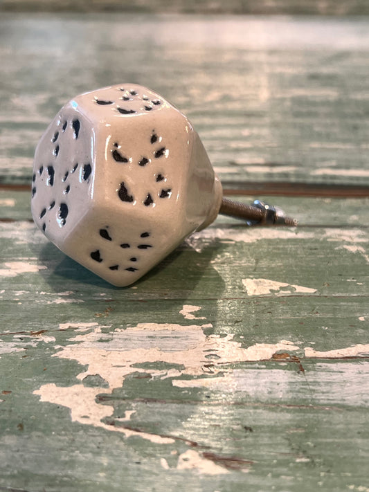 Ceramic knob ivory with black detail