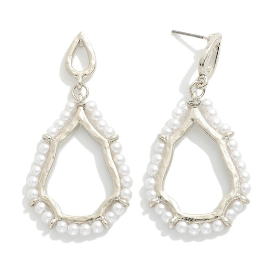 Linked Hammered Metal Tear Drop Earrings Featuring Pearl Details Silver