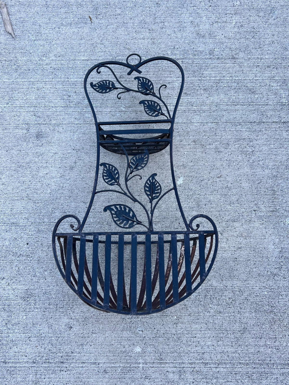 Metal Hanging Wall Planter 