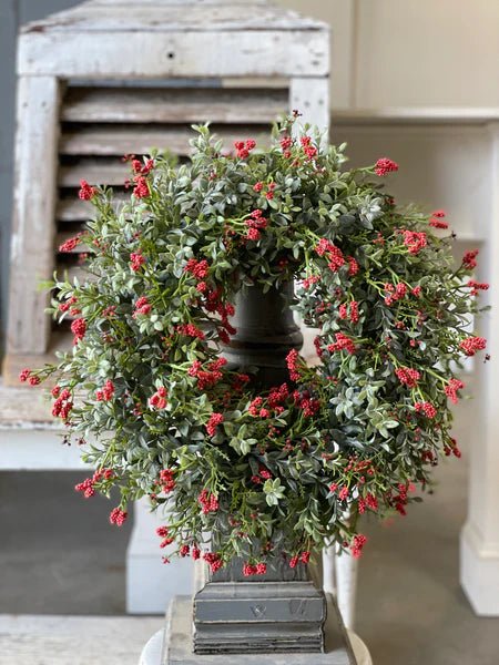 Nottingham Berry Candle Ring 13" Red