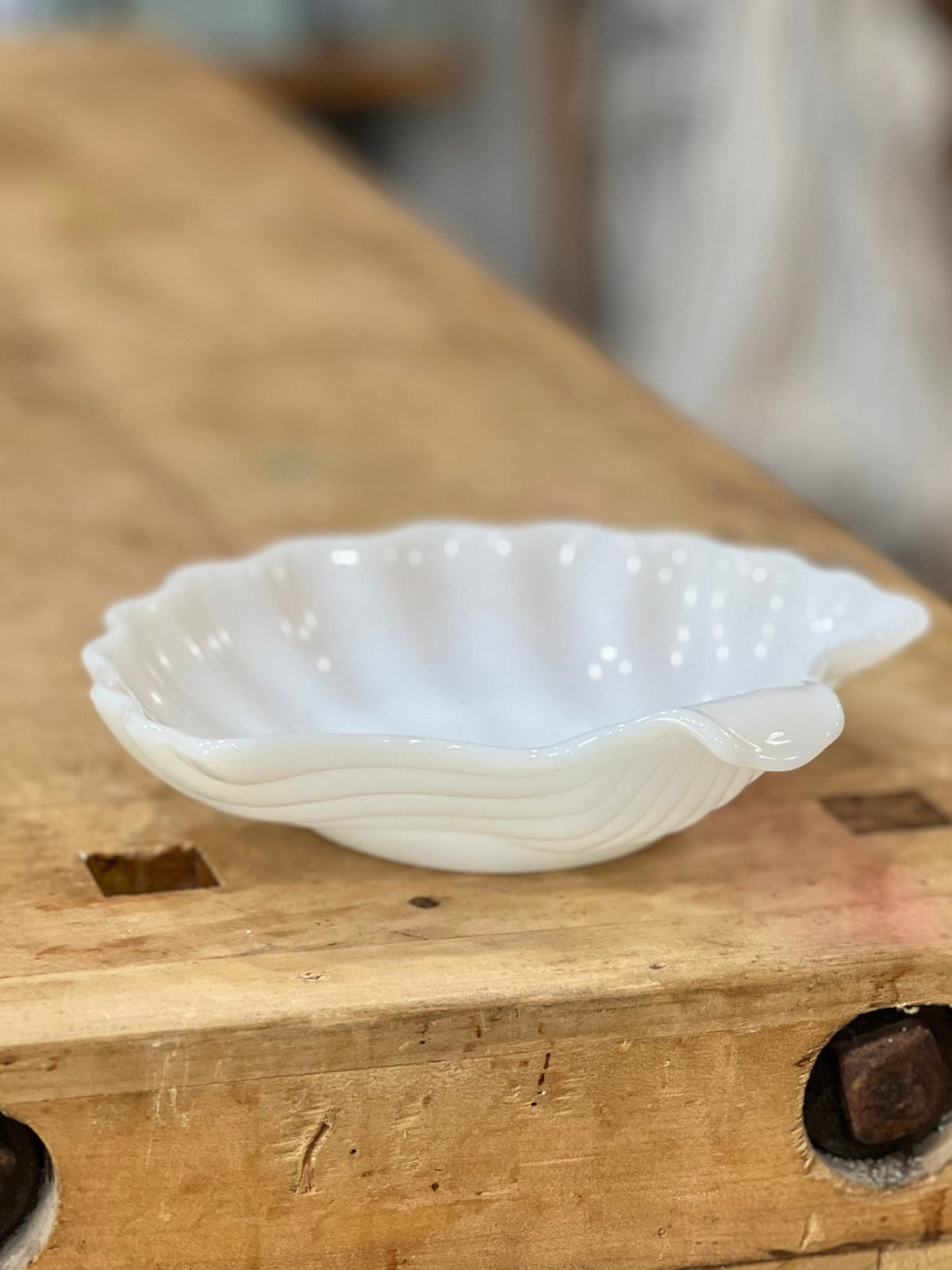 Seashell Milk Glass Dish | Retro Style Soap, Jewelry, Key Holder - Beachhouse Decor 