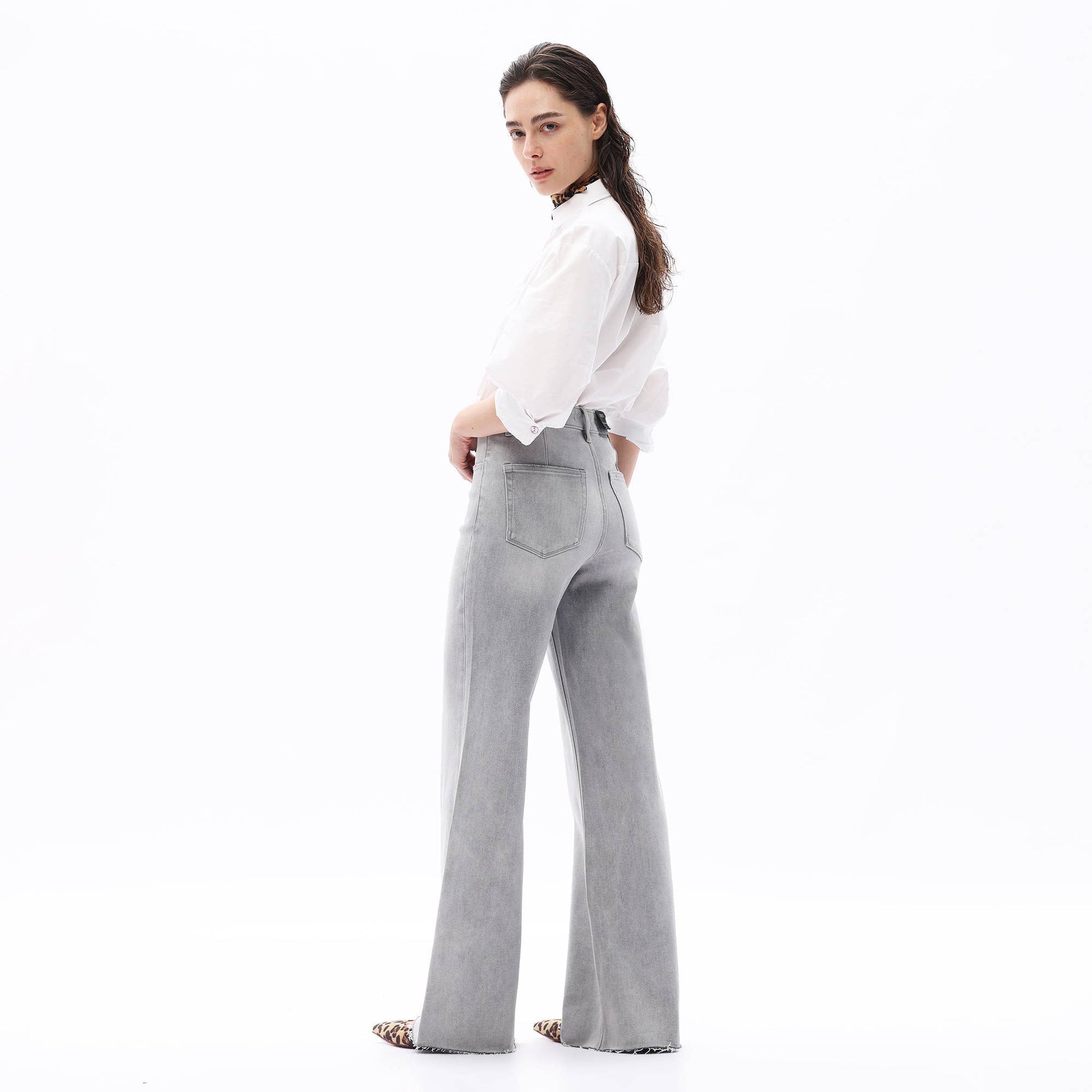 Super High Rise Wide Leg Frayed Hem Retro Jeans: STONE GRAY 
