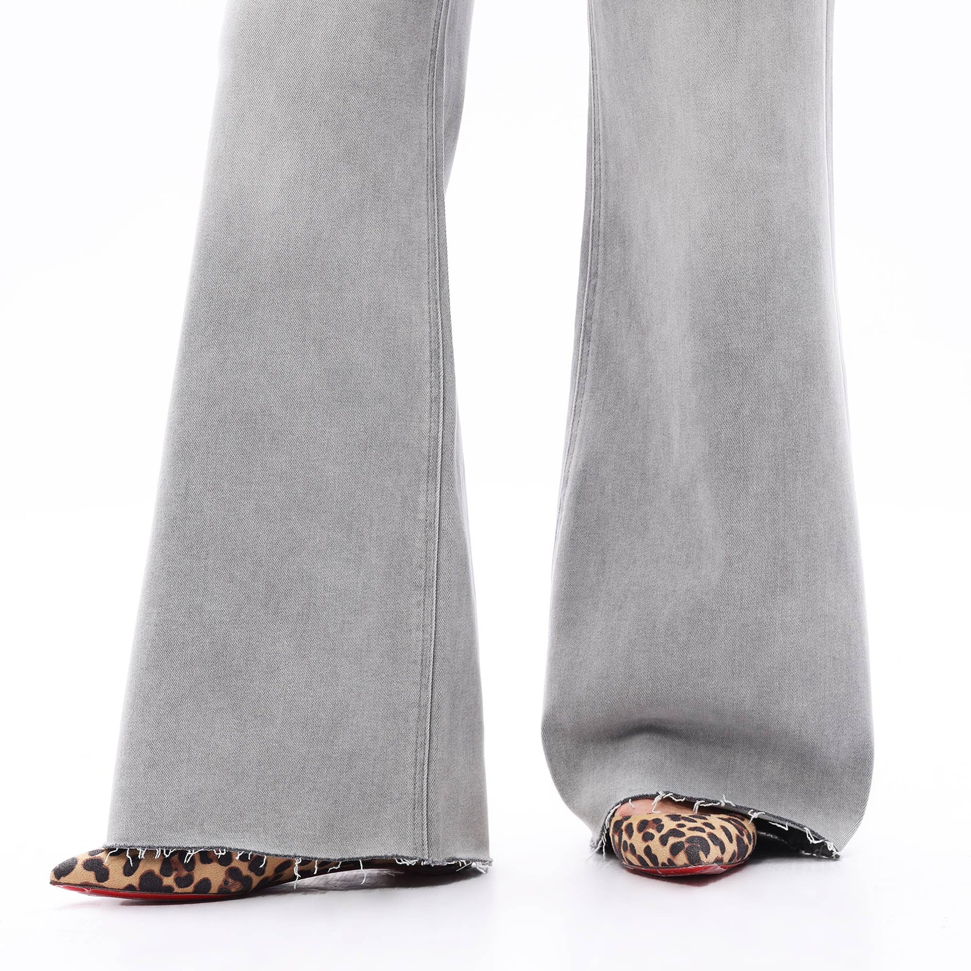 Super High Rise Wide Leg Frayed Hem Retro Jeans: STONE GRAY 