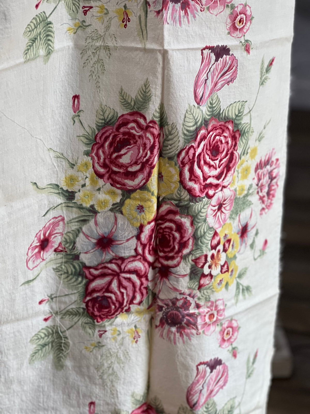 Vintage English Cottage Floral Linen-Blend Fabric Remnant (53" x 18.5")Linens