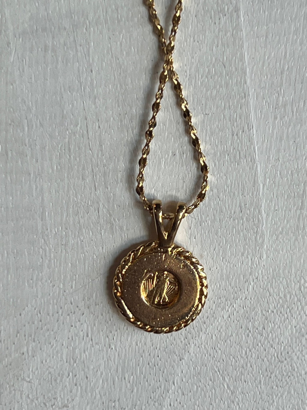 Vintage Gold-Tone Chinese Panda Coin Replica Pendant Necklace – 18" ChainNecklaces