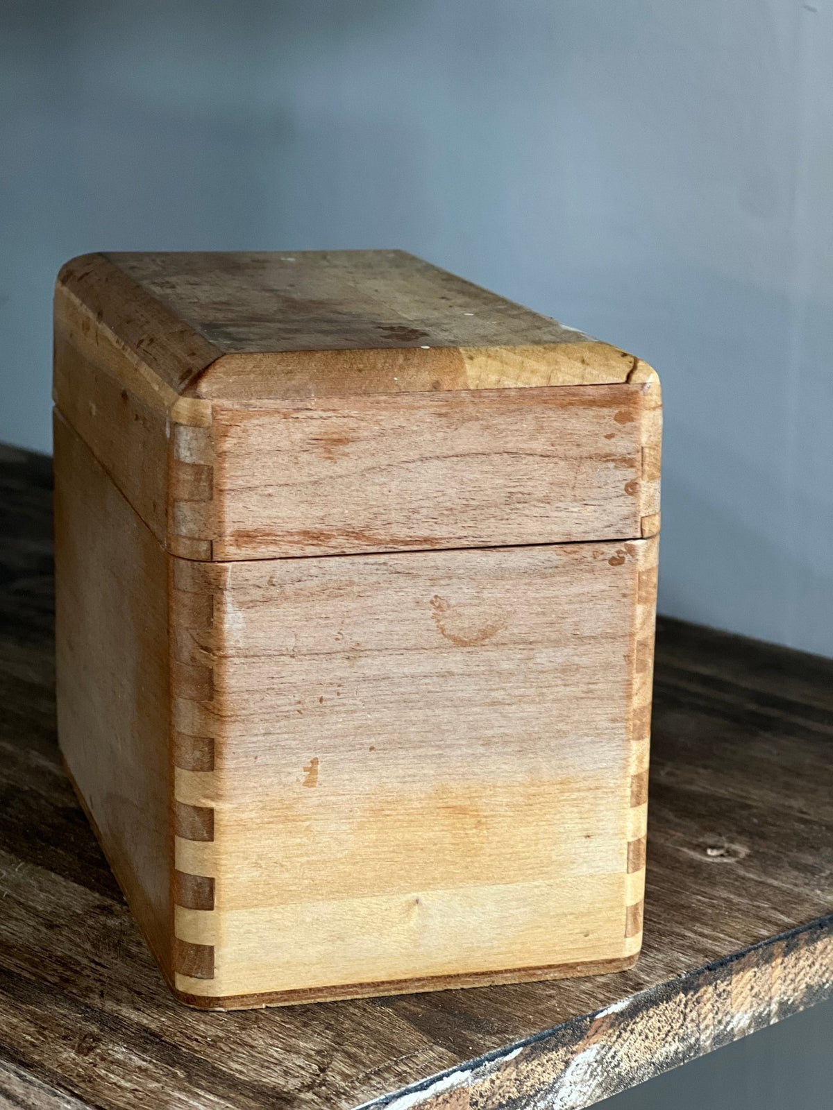 Painted Rooster Wooden Recipe Box with A–Z Dividers – Finger-Jointed Farmhouse Kitchen Box