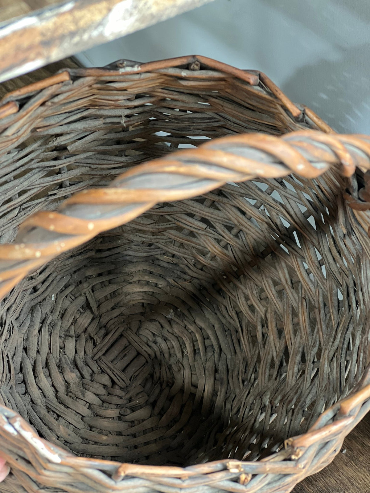 Vintage Handwoven Willow Gathering Basket with Twisted Handle – 15" Farmhouse Basket