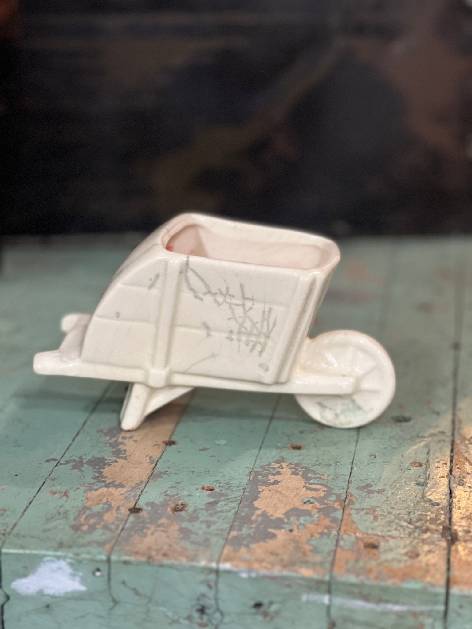 Vintage Mid-Century Ceramic Wheelbarrow Planter – Off-White Retro Kitsch Succulent Pot