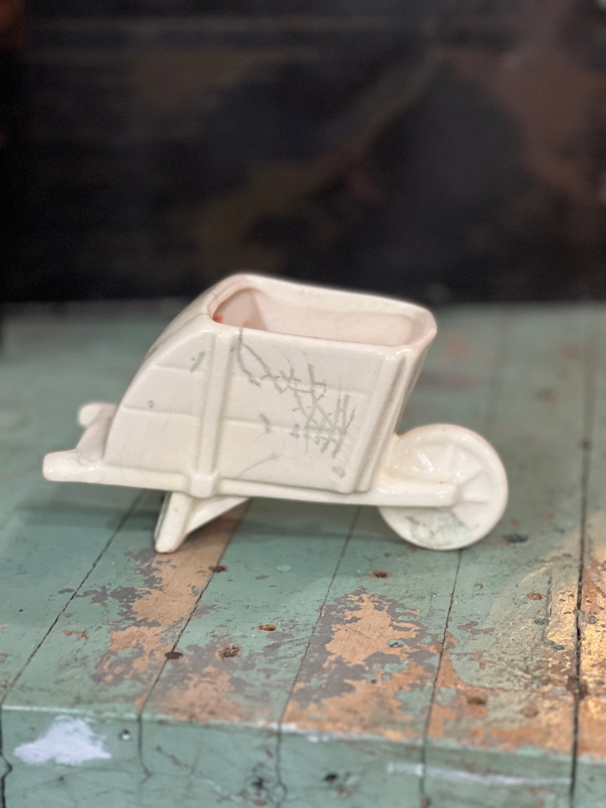 Vintage Mid-Century Ceramic Wheelbarrow Planter – Off-White Retro Kitsch Succulent Pot 