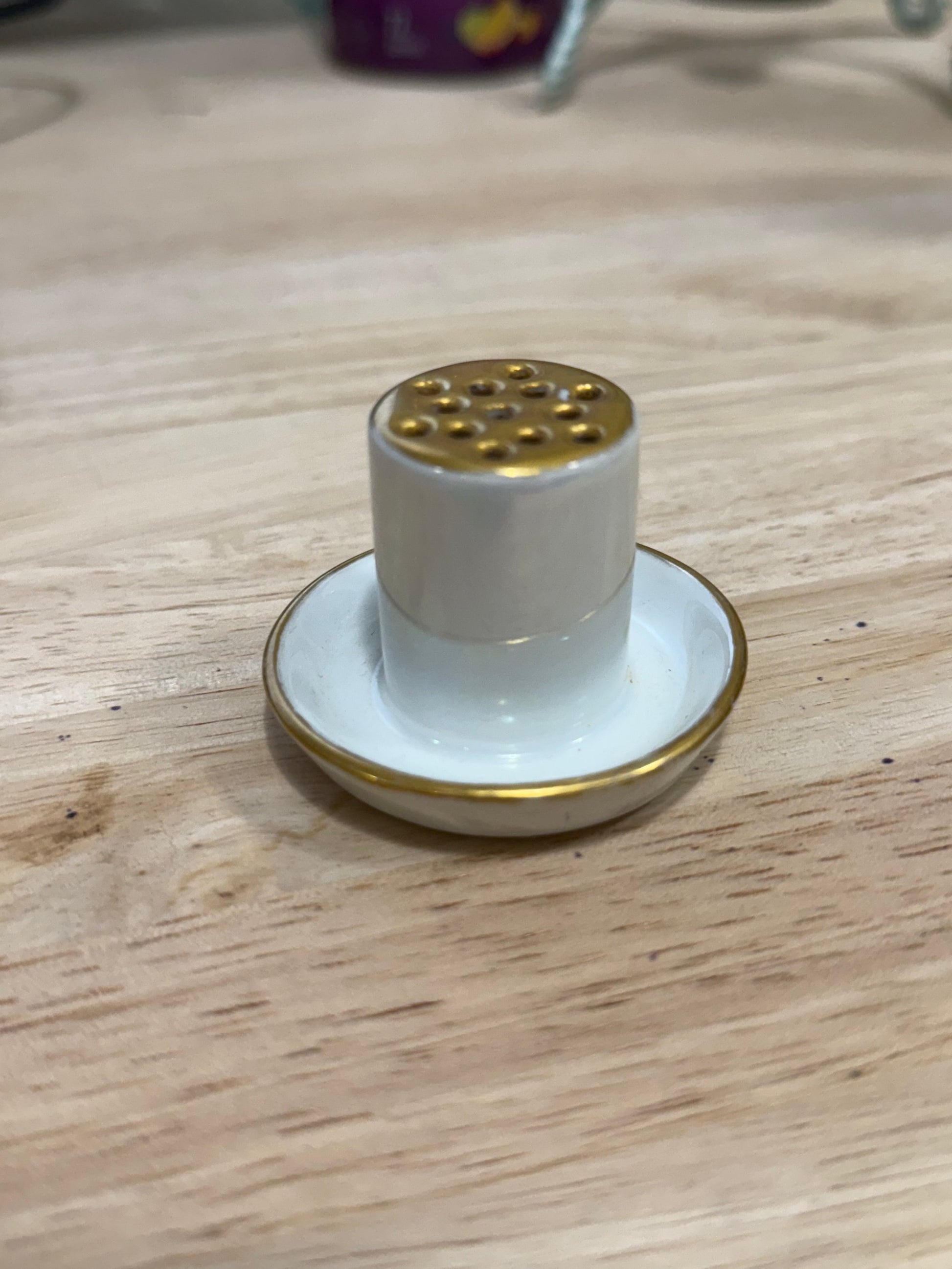Vintage Porcelain Pin Holder / Hatpin Holder with Built-In Tray