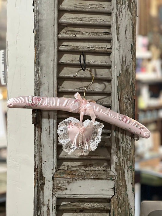 Vintage Shabby Chic Pink Satin Padded Hanger with Lace Heart Sachethanger