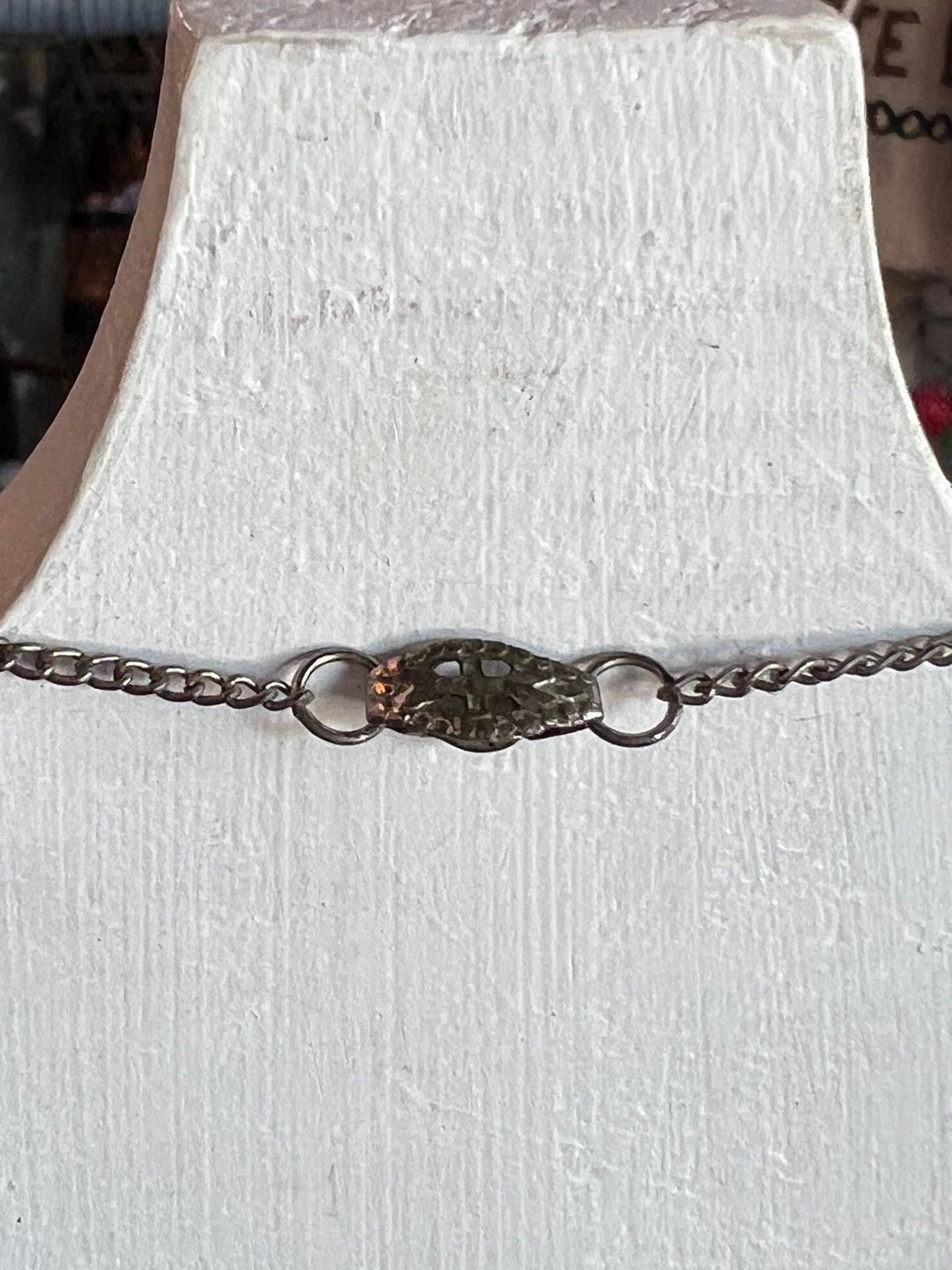 Vintage Silver-Tone Faux Turquoise Crown Pendant Necklace – 18" ChainNecklaces