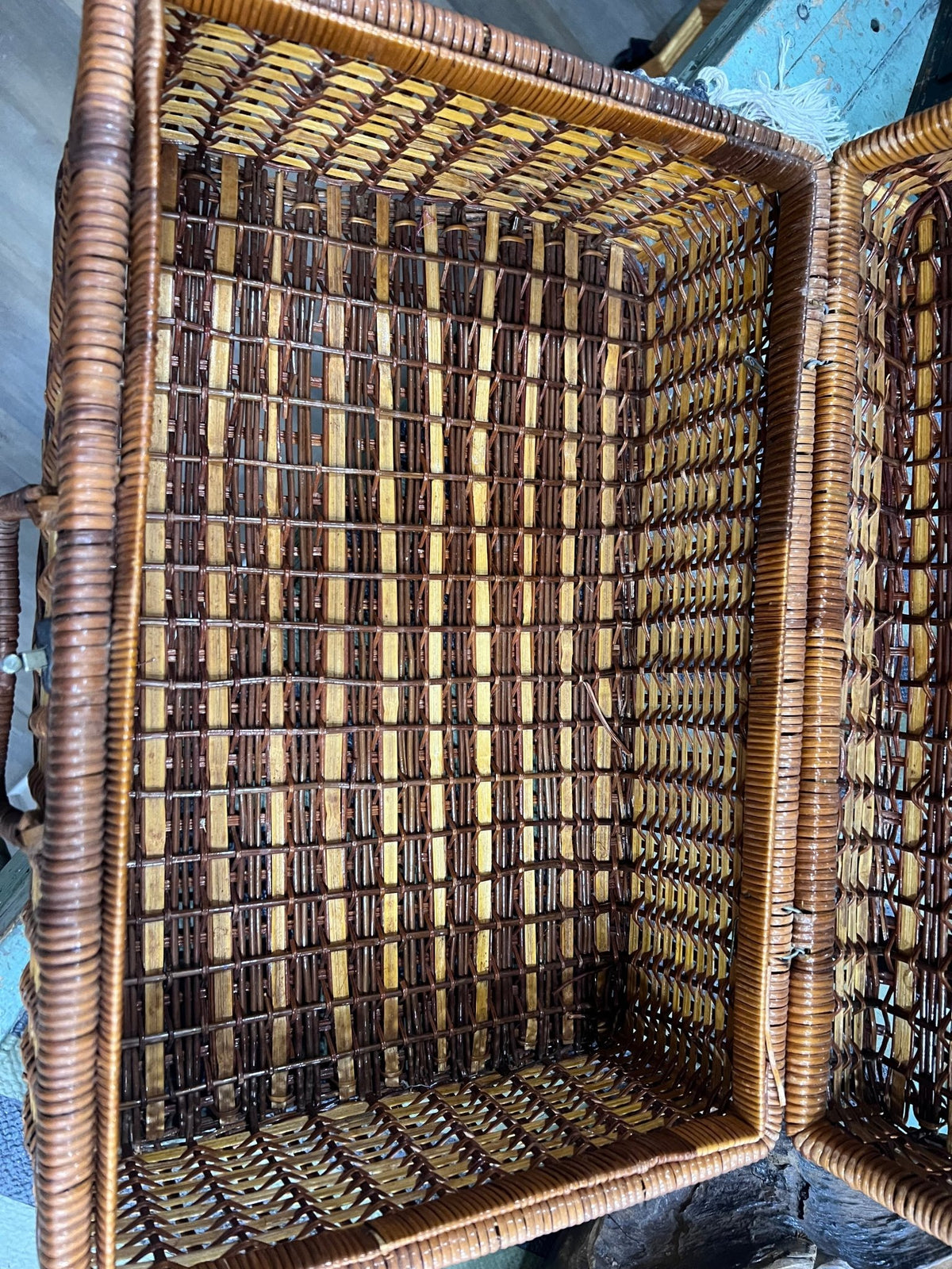 Vintage Two-Tone Woven Wicker Picnic Basket (18" x 12" x 8")basket