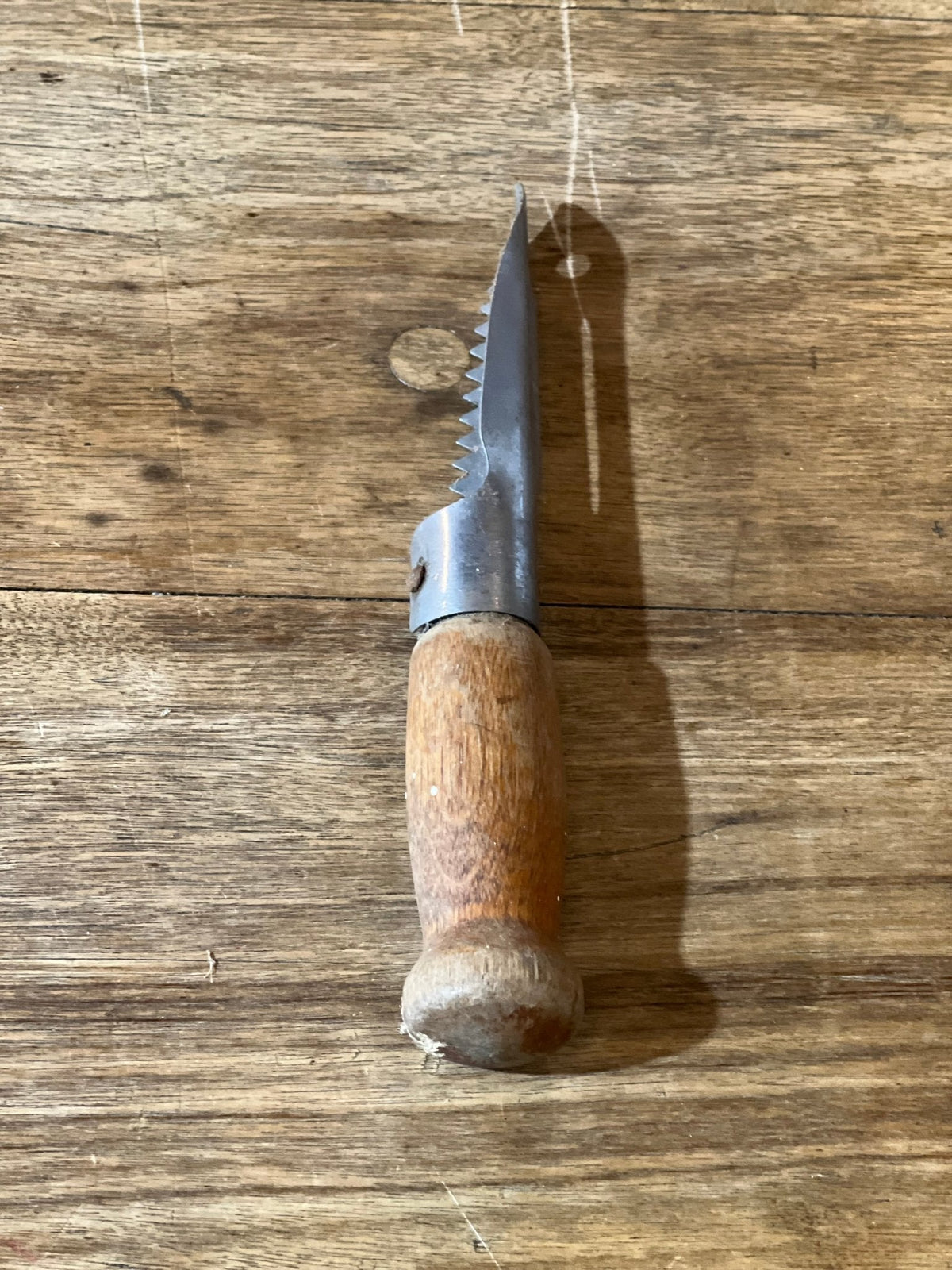 Vintage Wooden Handle Serrated Fruit or Vegetable Peeler - The Mustard Seed Collection, The Seed