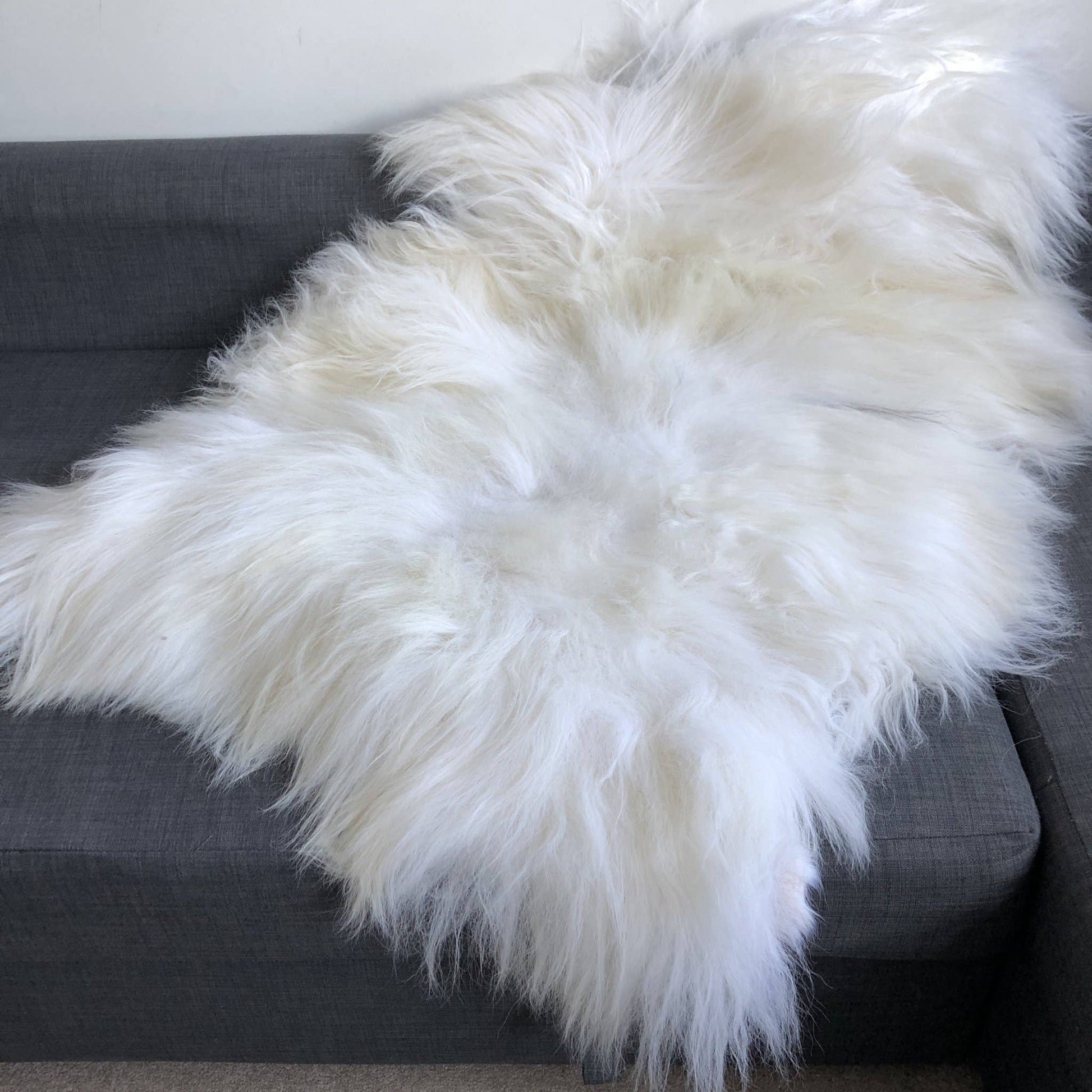 Icelandic White Long Fur Sheepskin Rug 100% Natural Sheep: XL