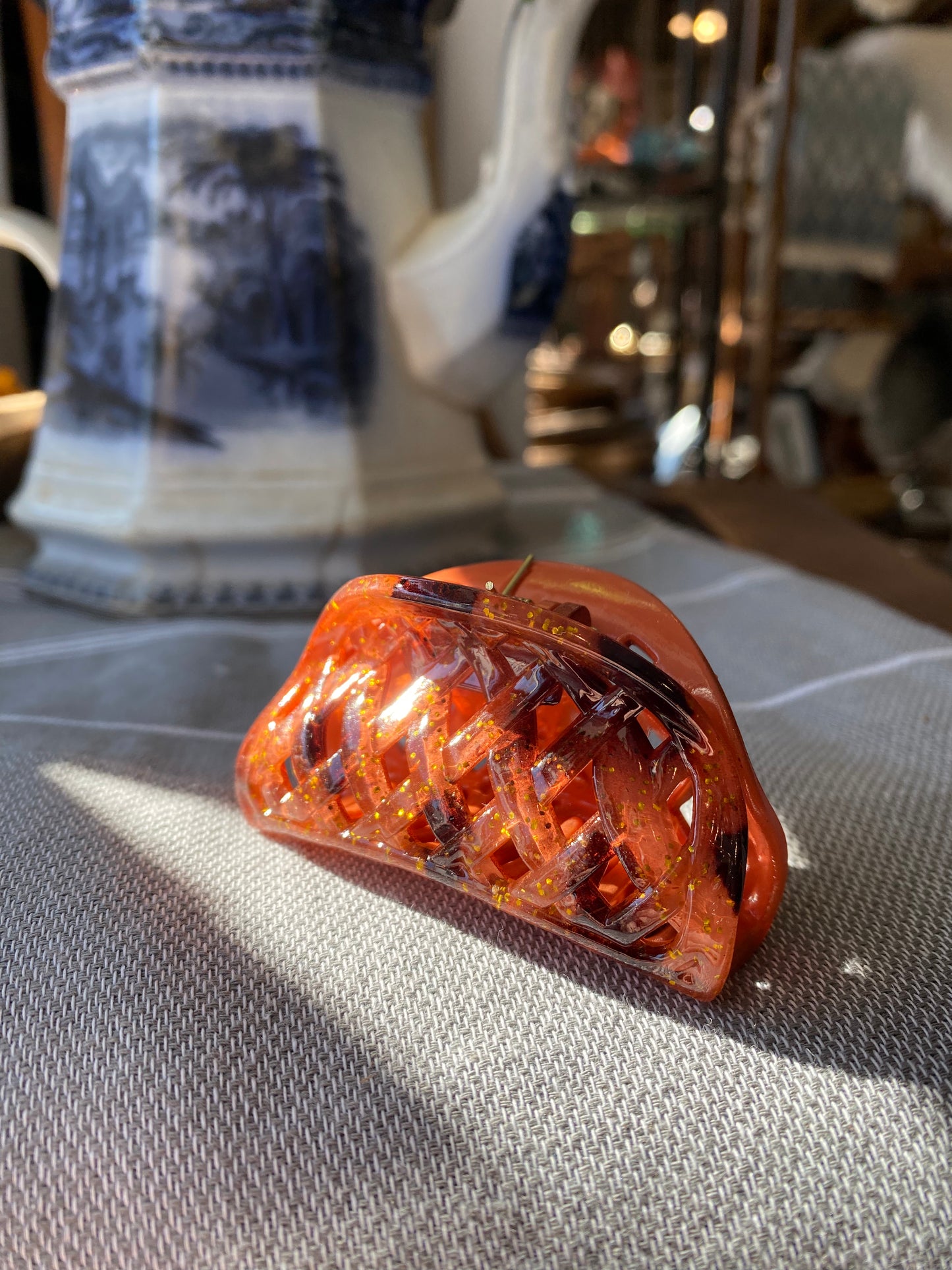 Gold Fleck Weave Designed Claw Hair Clip Brick Tortoise